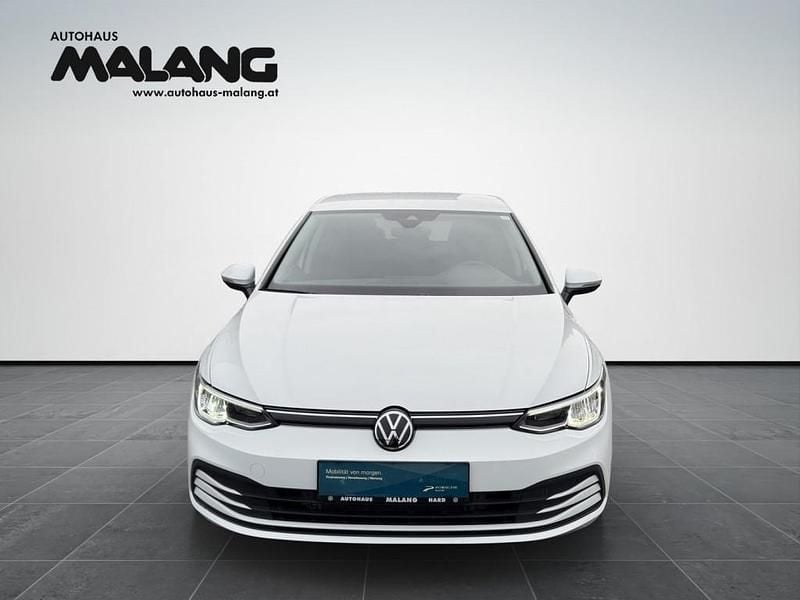 Gebraucht VW Golf 110 PS (80 kW) 2024 Weiß Limousine