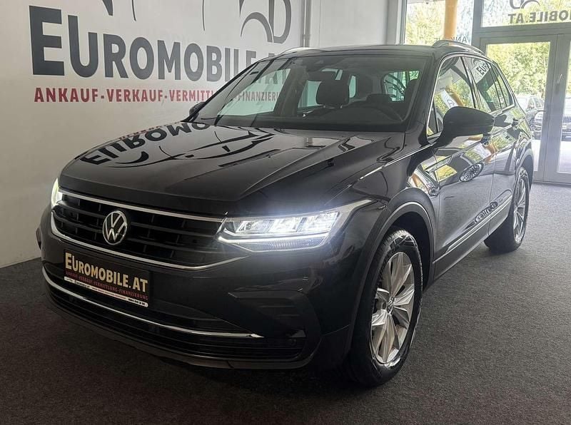 Gebraucht VW Tiguan Life 150 PS (110 kW) 2021 Schwarz SUV