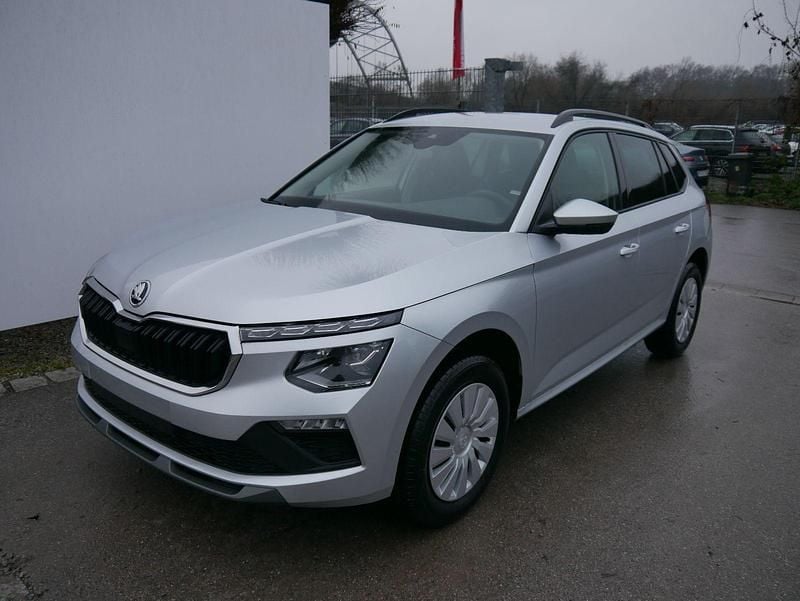 Silber Neu 2025 Skoda Kamiq Selection SUV | € 28.855 (Guter Preis) - Bild 1/4
