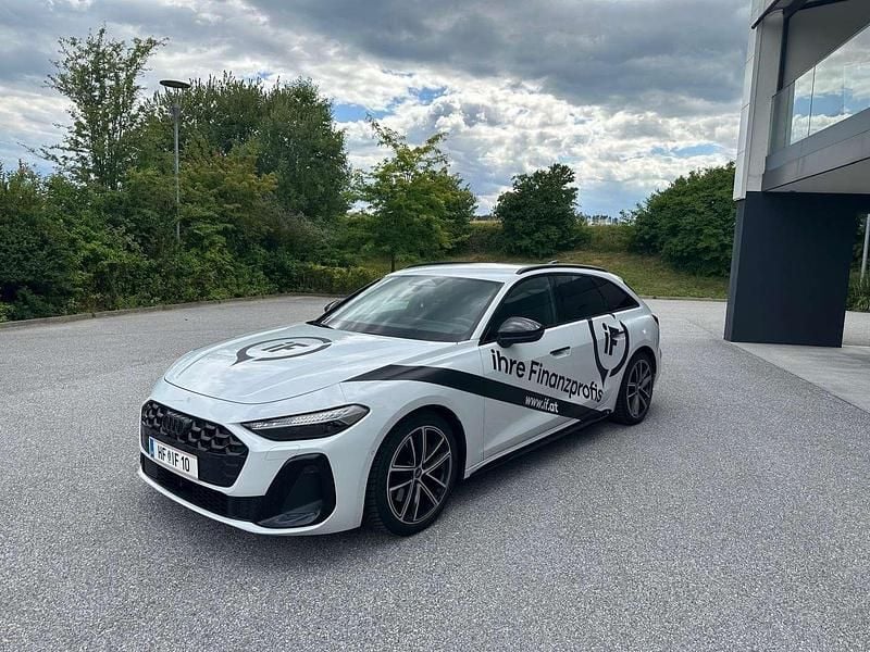 Weiß Gebraucht 2024 Audi A5 Ambiente Coupé | € 58.900 (Teuer) - Bild 1/4