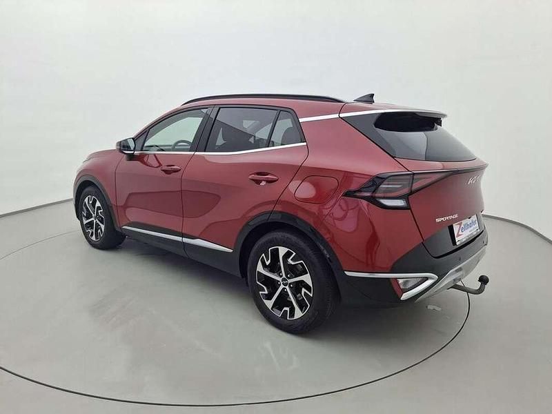 Gebraucht Kia Sportage Gold 136 PS (100 kW) 2022 Rot SUV