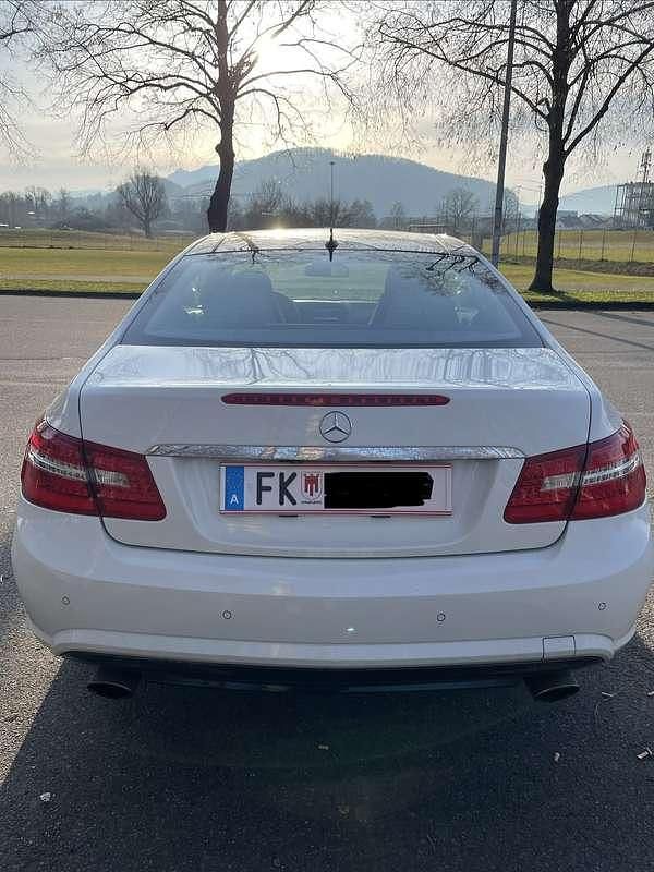 Gebraucht Mercedes E350 231 PS (169 kW) 2011 Weiß Coupé
