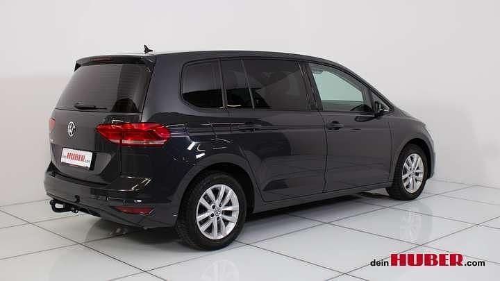 Gebraucht VW Touran 116 PS (85 kW) 2019 Grau Van / Kleinbus