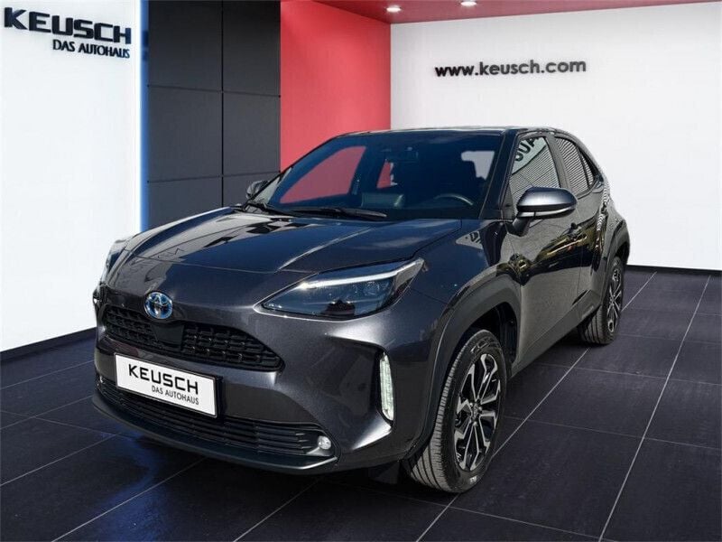 Grau Gebraucht 2022 Toyota Yaris Cross Active SUV | € 22.880 (Guter Preis) - Bild 1/4