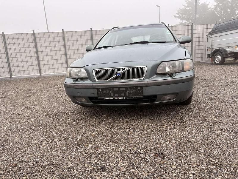 Gebraucht Volvo V70 163 PS (119 kW) 2002 Grün Kombi