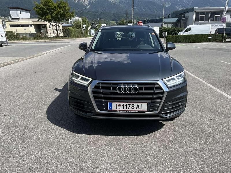 Grau Gebraucht 2019 Audi Q5 Basis SUV | € 29.500 (Fairer Preis) - Bild 1/4