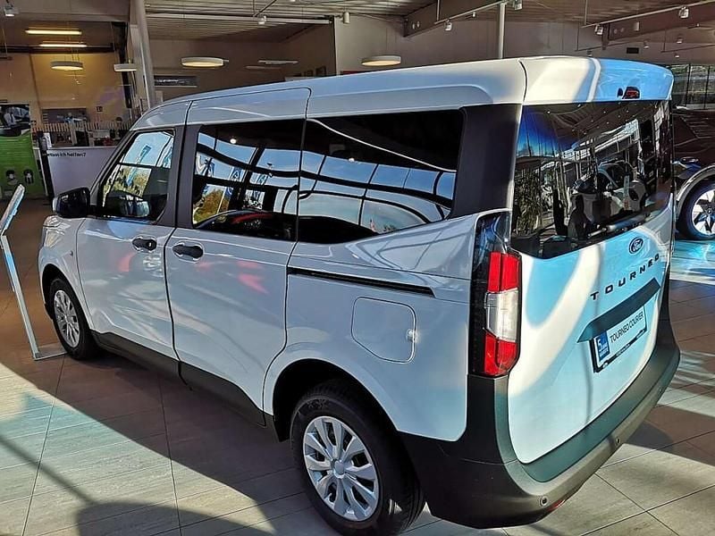 Neu Ford Tourneo Trend 125 PS (91 kW) 2026 Kombi