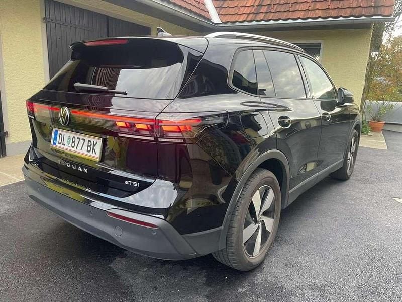 Gebraucht VW Tiguan Sport 150 PS (110 kW) 2024 Schwarz SUV