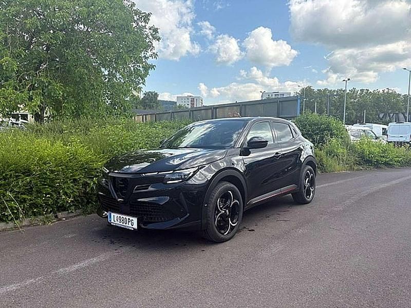 Gebraucht Alfa Romeo Junior Edizione Speciale 136 PS (100 kW) 2025 Schwarz SUV