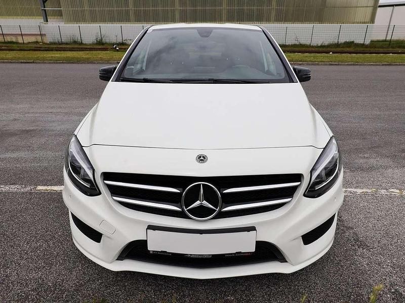 Weiß Gebraucht 2018 Mercedes 200 Limousine | € 22.000 - Bild 1/4