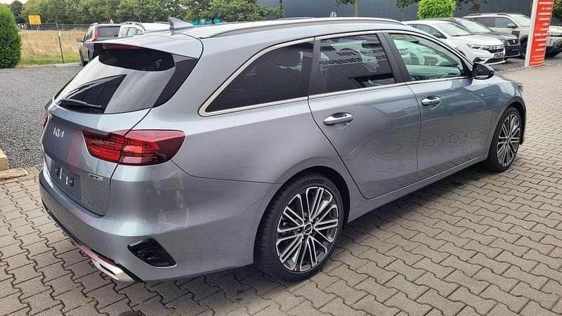 Neu Kia Ceed Sportswagon GT-Line 140 PS (102 kW) 2025 Silber Kombi