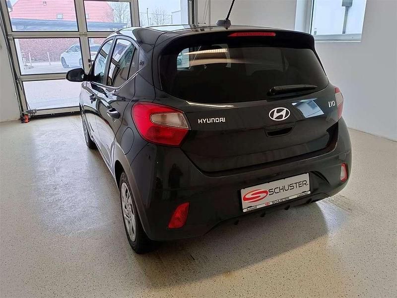 Gebraucht Hyundai i10 67 PS (49 kW) 2023 Grau Kleinwagen