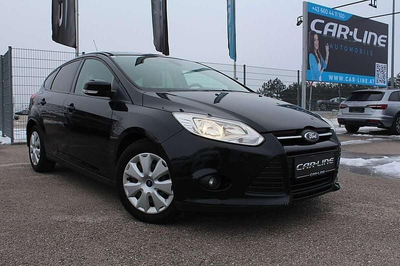 Schwarz Gebraucht 2011 Ford Focus Trend Limousine | € 3.990 (Guter Preis) - Bild 1/4