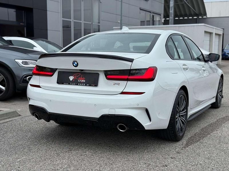 Gebraucht BMW 320 M Sport 190 PS (139 kW) 2019 Weiß Limousine
