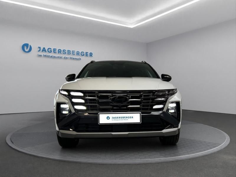 Gebraucht Hyundai Tucson 159 PS (116 kW) 2025 Serenity white / schwarz SUV