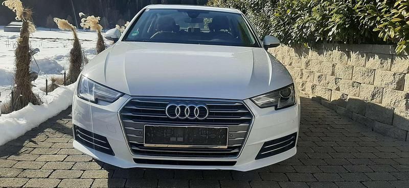 Gebraucht Audi A4 150 PS (110 kW) 2018 Weiß Limousine