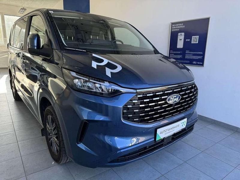 Gebraucht Ford Tourneo Titanium 150 PS (110 kW) 2024 Blau Van / Kleinbus