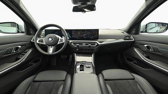 Gebraucht BMW 320 190 PS (139 kW) 2024 Grau Limousine