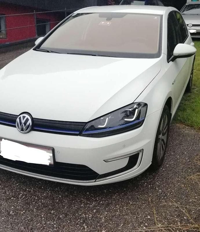 Weiß Gebraucht 2015 VW e-Golf Kleinwagen | € 8.500 (Superpreis) - Bild 1/4