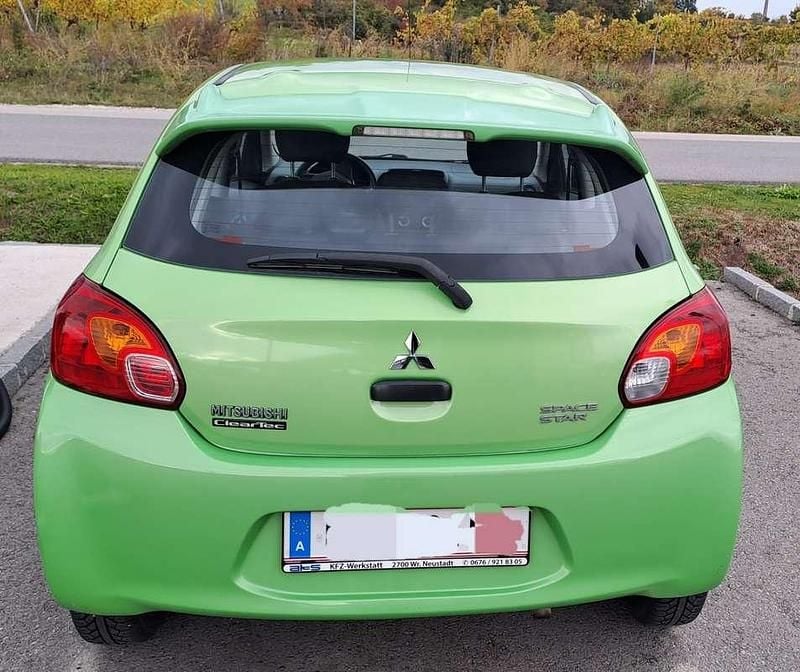 Gebraucht Mitsubishi Space Star Inform 73 PS (53 kW) 2013 Grün Kleinwagen