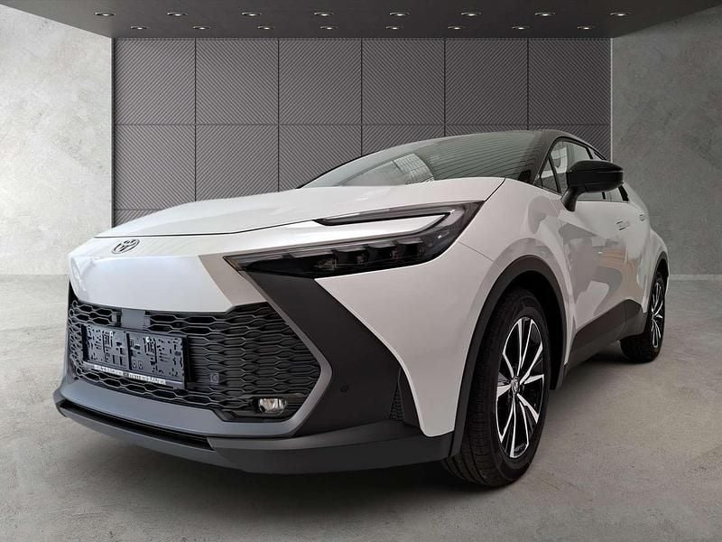 Neu Toyota C-HR Active 98 PS (72 kW) 2025 Weiß SUV