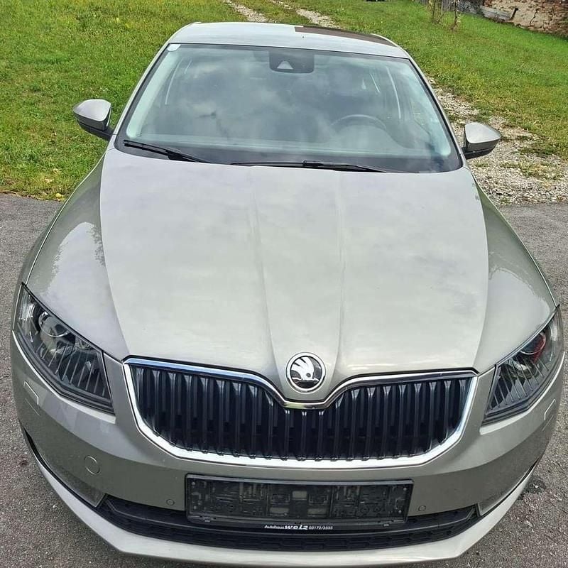 Gebraucht Skoda Octavia Elegance 105 PS (77 kW) 2014 Beige Limousine