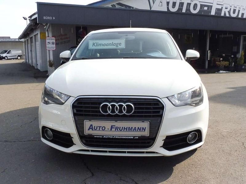 Gebraucht Audi A1 Attraction 86 PS (63 kW) 2012 Weiß Kleinwagen