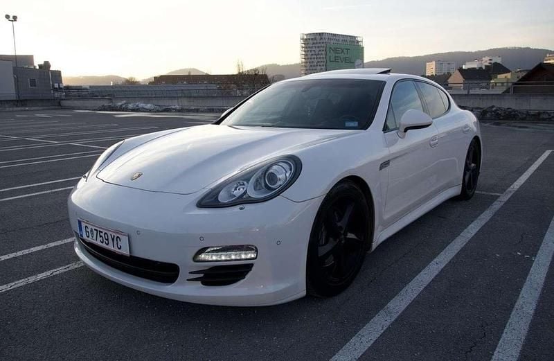 Gebraucht Porsche Panamera 250 PS (183 kW) 2011 Kleinwagen