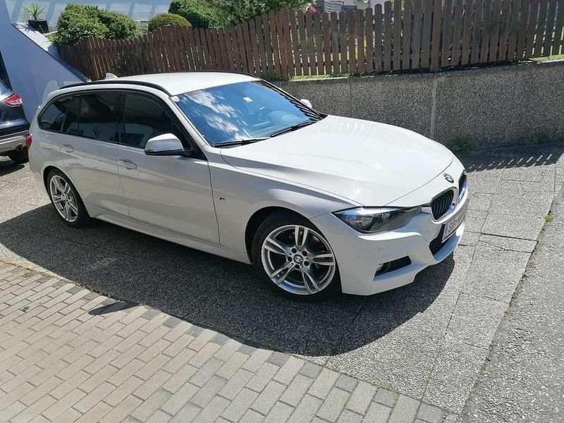 Weiß Gebraucht 2017 BMW 316 M Sport Kombi | € 19.500 - Bild 1/4