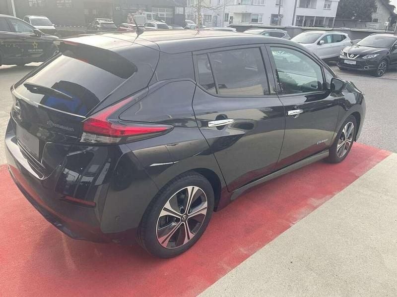 Gebraucht Nissan Leaf Tekna 110 kW (150 PS) 2020 Schwarz Kleinwagen