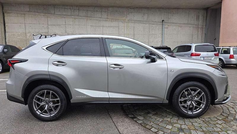 Gebraucht Lexus NX300h Sport Line 197 PS (144 kW) 2017 Grau SUV