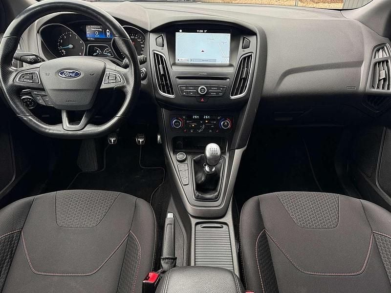 Gebraucht Ford Focus ST-Line 125 PS (91 kW) 2018 Weiß Limousine