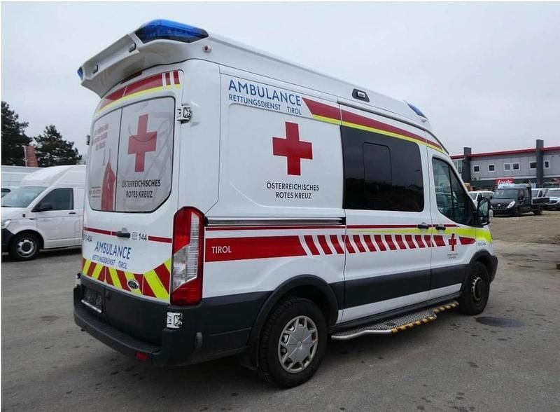 Gebraucht Ford Transit Trend 170 PS (125 kW) 2018 Weiß Limousine