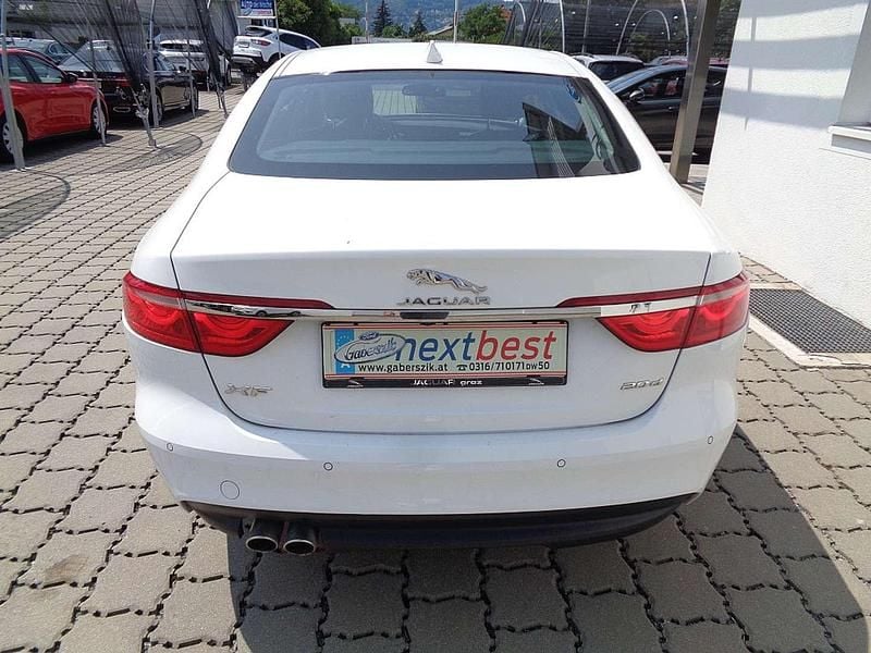 Gebraucht Jaguar XF Prestige 180 PS (132 kW) 2017 Weiß  metallic Limousine