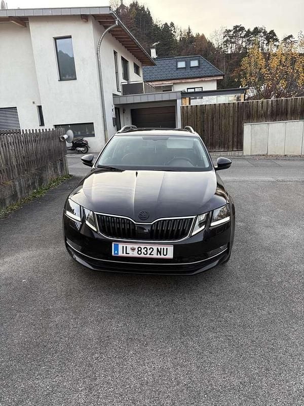 Schwarz Gebraucht 2017 Skoda Octavia Style Kombi | € 10.500 (Fairer Preis) - Bild 1/4
