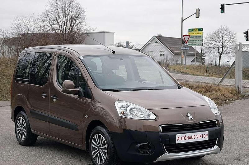 Gebraucht Peugeot TePee Active 92 PS (67 kW) 2015 Braun Kombi