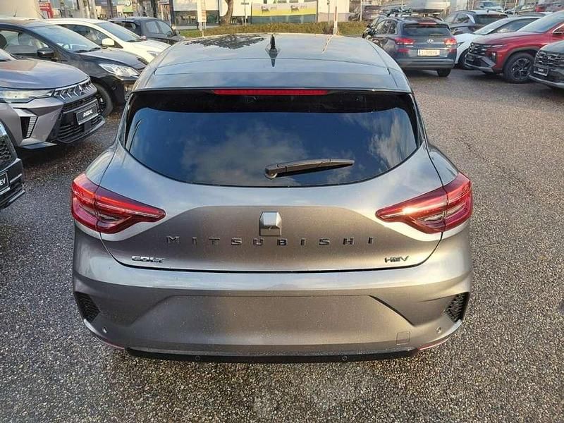 Neu Mitsubishi Colt Intense 94 PS (69 kW) 2025 Grau Limousine