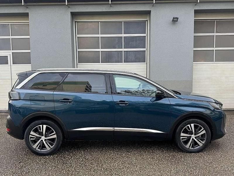 Gebraucht Peugeot 5008 Allure 131 PS (96 kW) 2024 Blau SUV