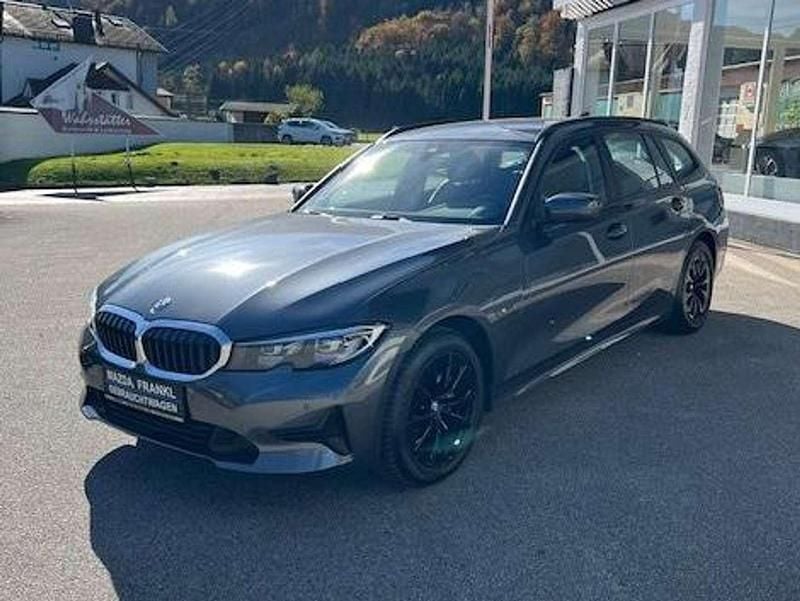 Gebraucht BMW 320e Advantage 163 PS (119 kW) 2022 Grau Kombi