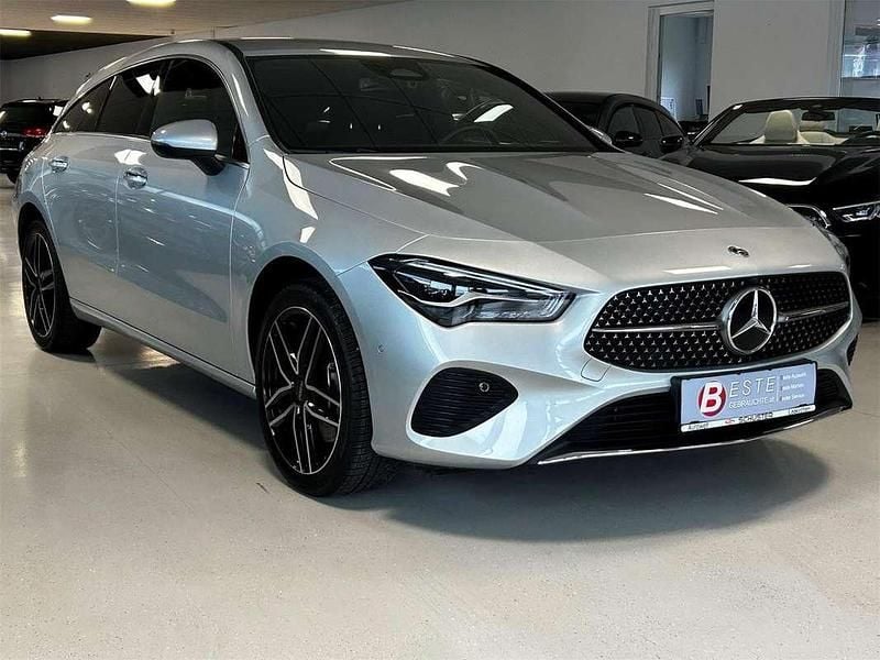 Gebraucht Mercedes CLA250e Shooting Brake Progressive 218 PS (160 kW) 2024 Silber Kombi