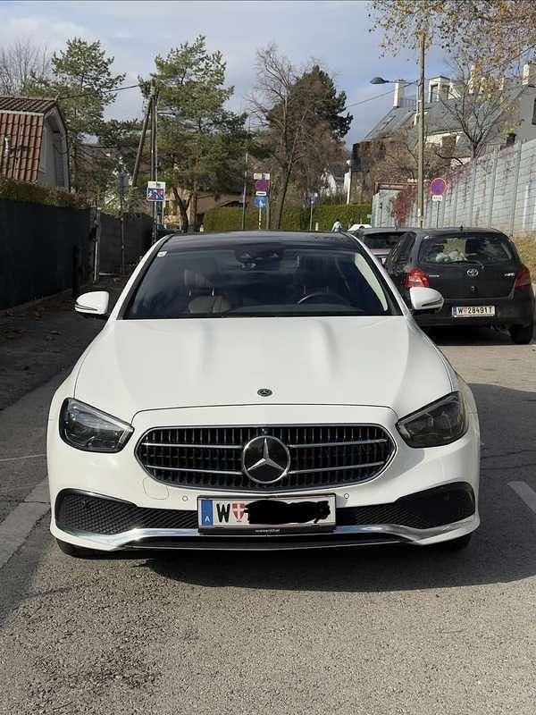 Weiß Gebraucht 2020 Mercedes E300 Edition Limousine | € 31.999 - Bild 1/4