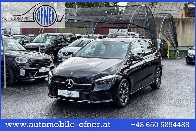 Schwarz Neu 2025 Mercedes 180 Edition Limousine | € 34.990 (Guter Preis) - Bild 1/4
