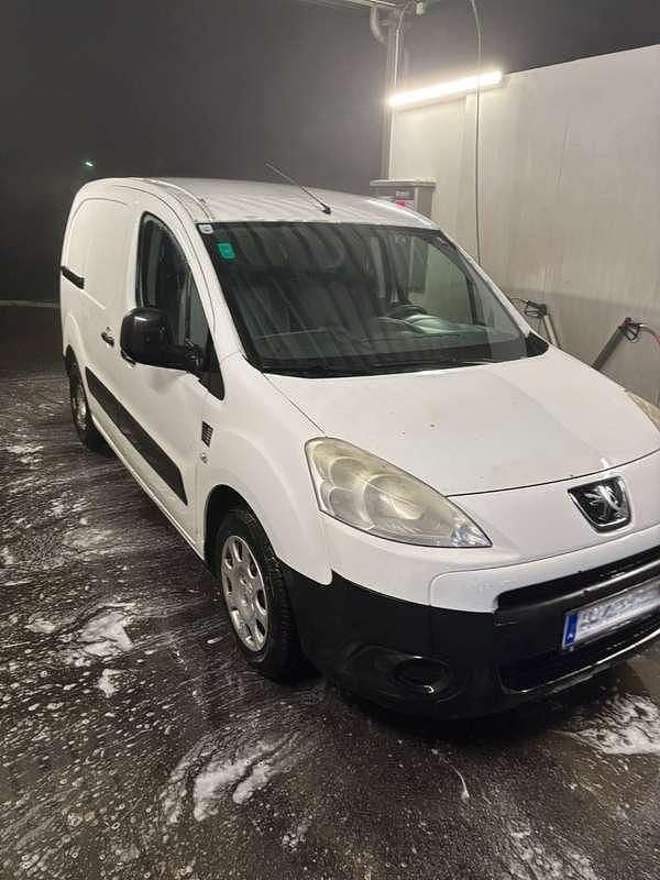Gebraucht Peugeot Partner 75 PS (55 kW) 2011 Weiß Van / Kleinbus