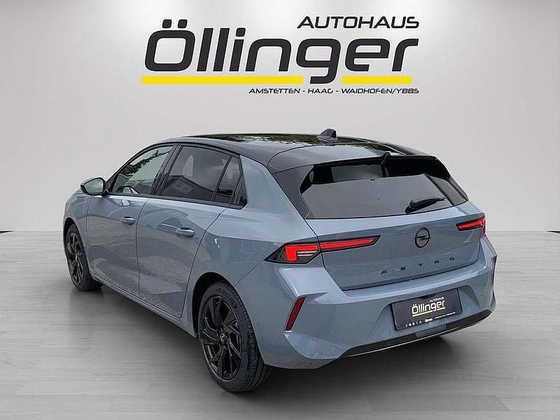 Neu Opel Astra 131 PS (96 kW) 2025 Grau Limousine