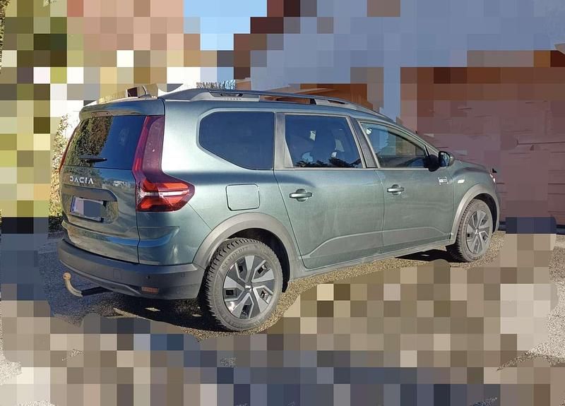 Gebraucht Dacia Jogger Expression 110 PS (80 kW) 2024 Grün Van / Kleinbus