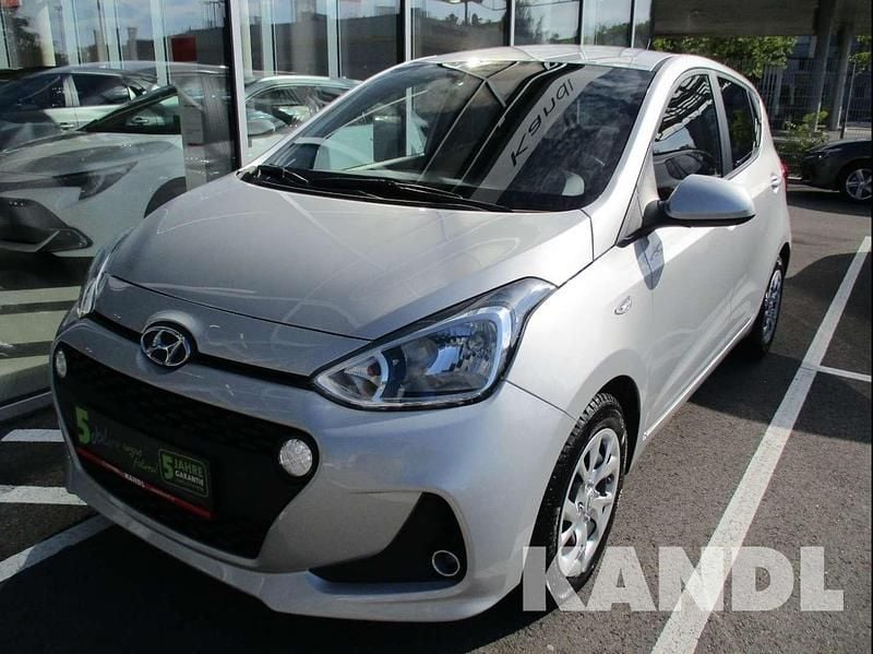 Grau Gebraucht 2018 Hyundai i10 Edition Kleinwagen | € 8.990 (Fairer Preis) - Bild 1/4