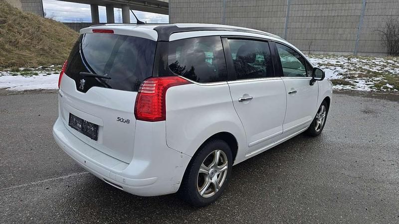 Gebraucht Peugeot 5008 163 PS (119 kW) 2012 Weiß Van / Kleinbus