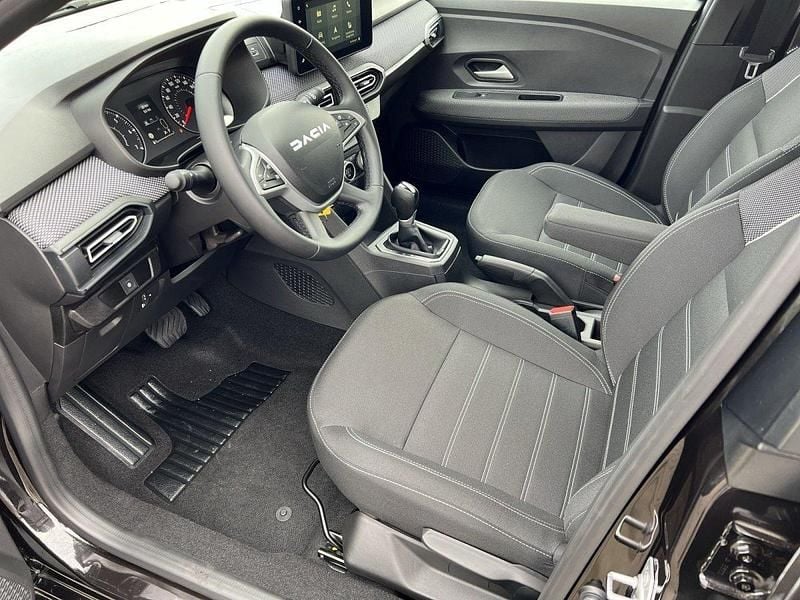 Neu Dacia Sandero Expression 91 PS (66 kW) 2025 Limousine