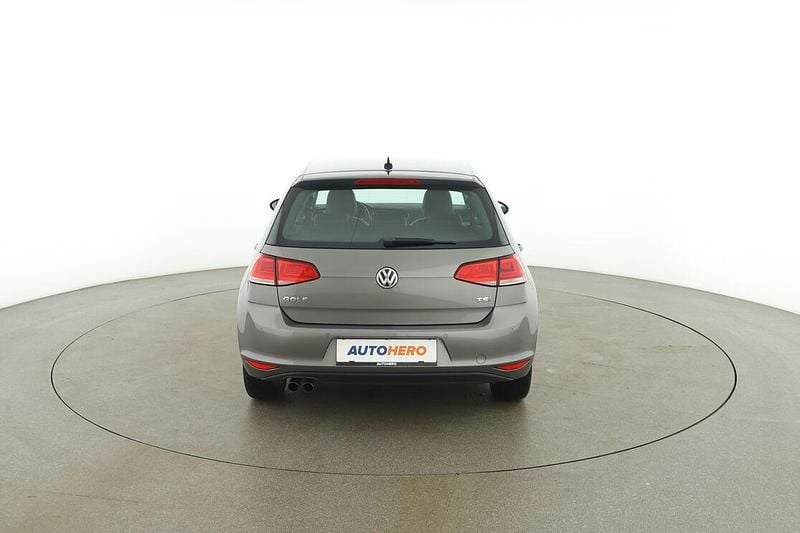 Gebraucht VW Golf VII Comfortline 125 PS (91 kW) 2017 Grau Limousine