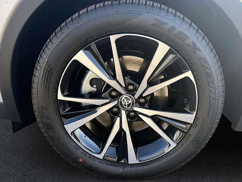 Neu Toyota C-HR Active 152 PS (111 kW) 2025 Silber SUV